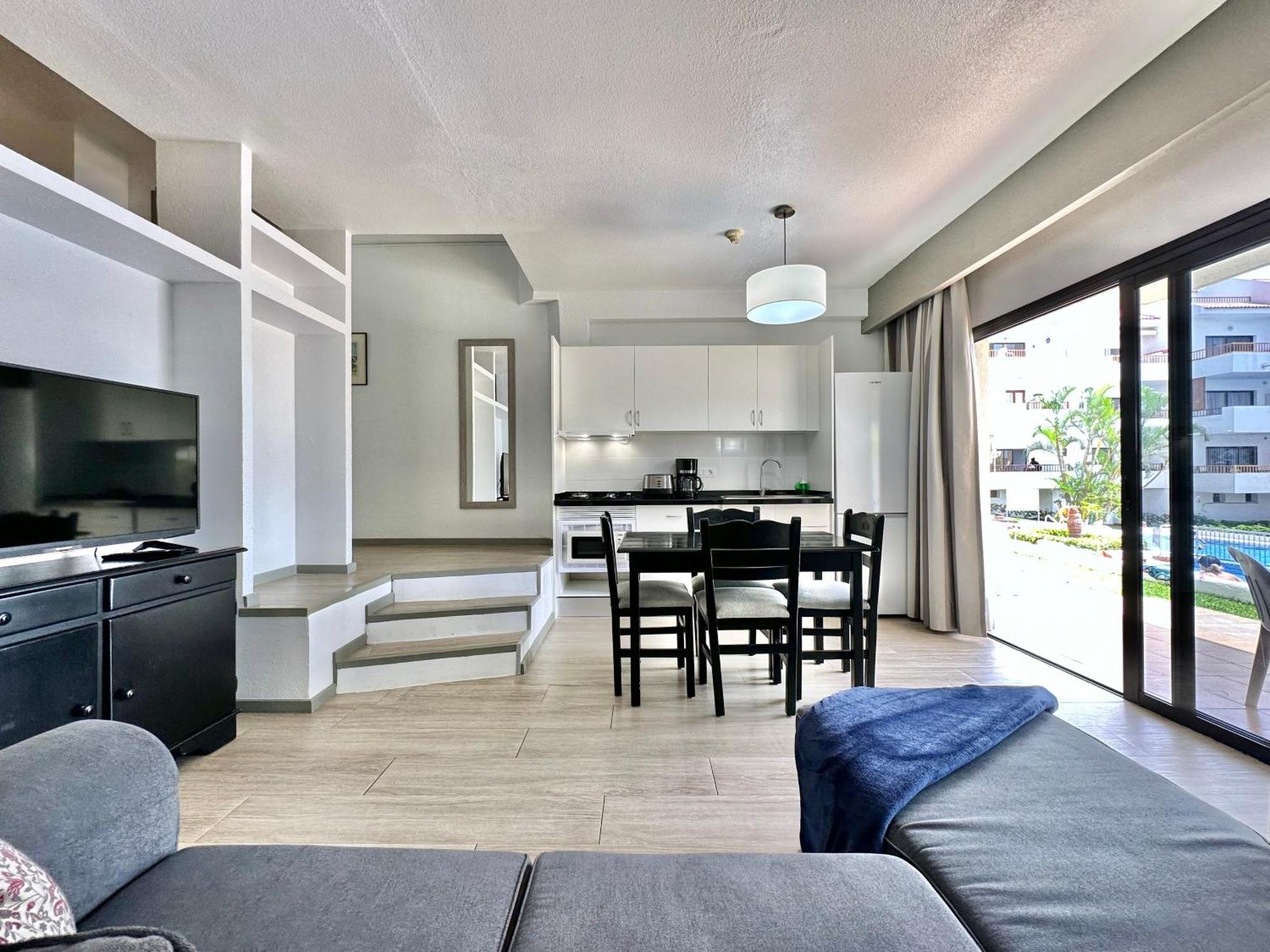 Pool Views Terrace Apartment Los Cristianos  Exterior photo